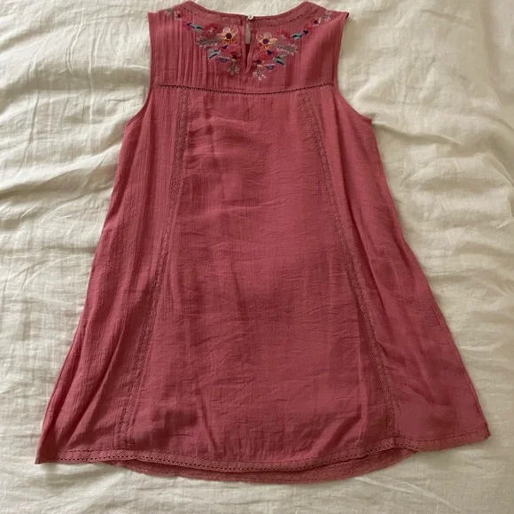 Free People-style embroidered dress - Picture 2 of 4